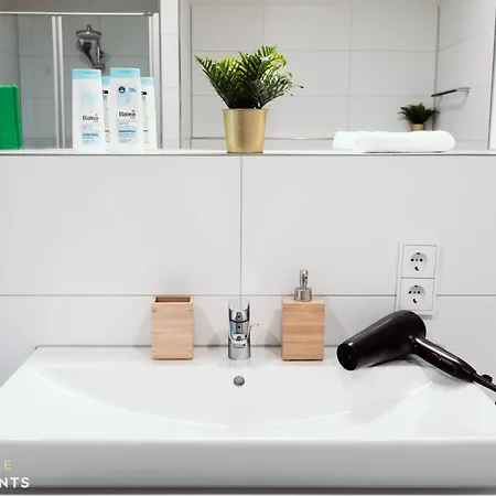 Pineapple - Zwinger I - 80qm - 1x Free Parking